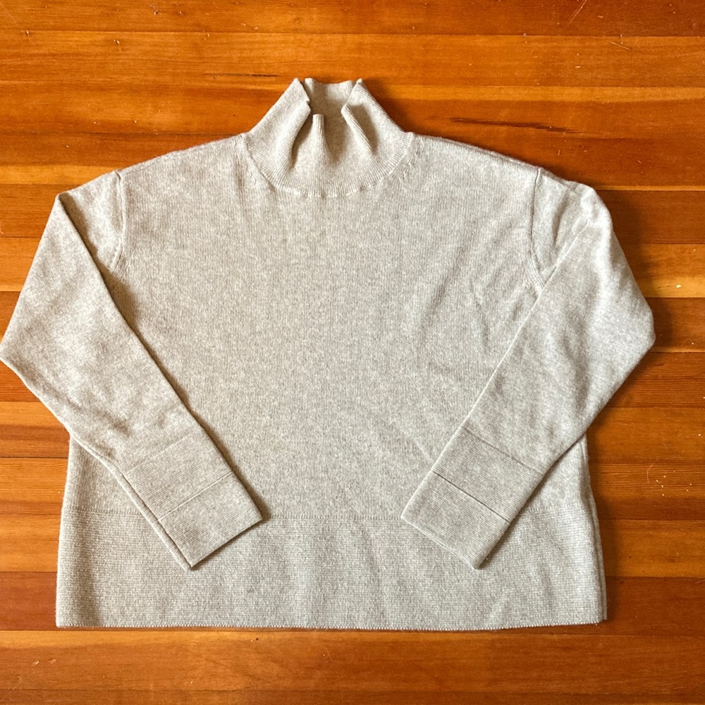 Everlane Cashmere Tan Crewneck Sweater